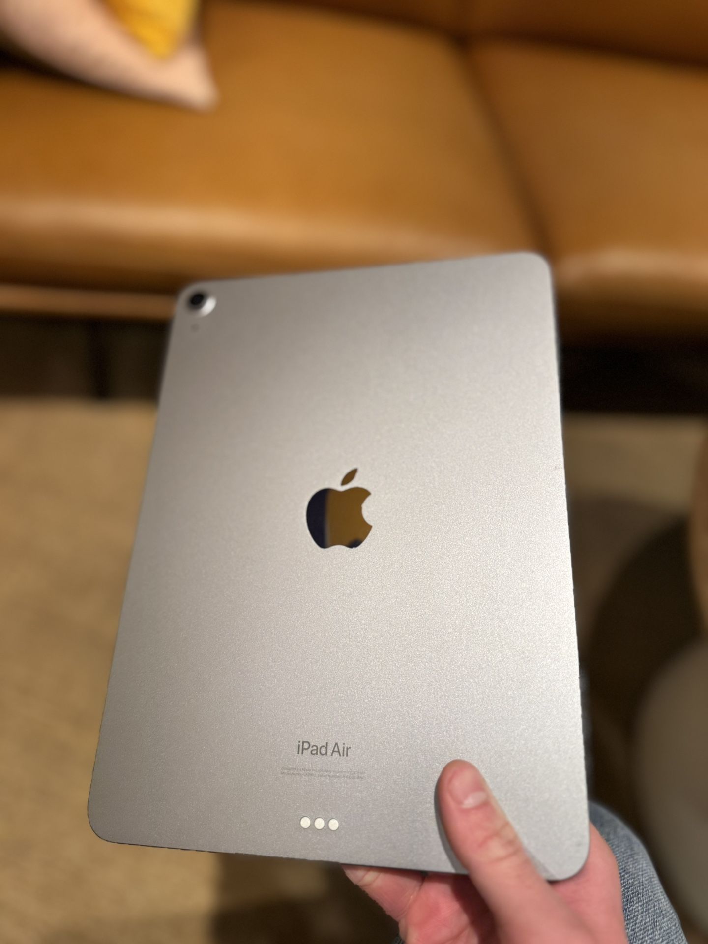 iPad Air 11β (M2, 128GB WiFi) + Apple Pencil Pro + Case + Extras β Like New