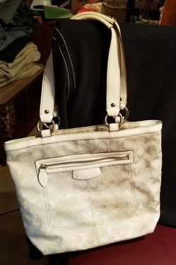 Shining Coach Signature Purse