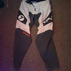 Seven Zero Vanguard White - 34