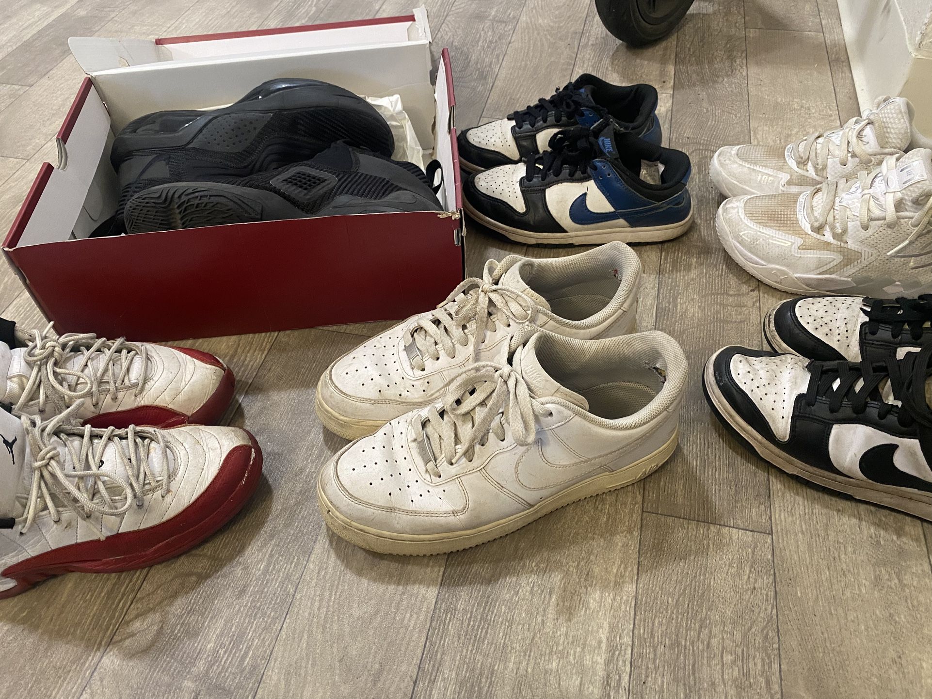 Lots of Shoes Nikes