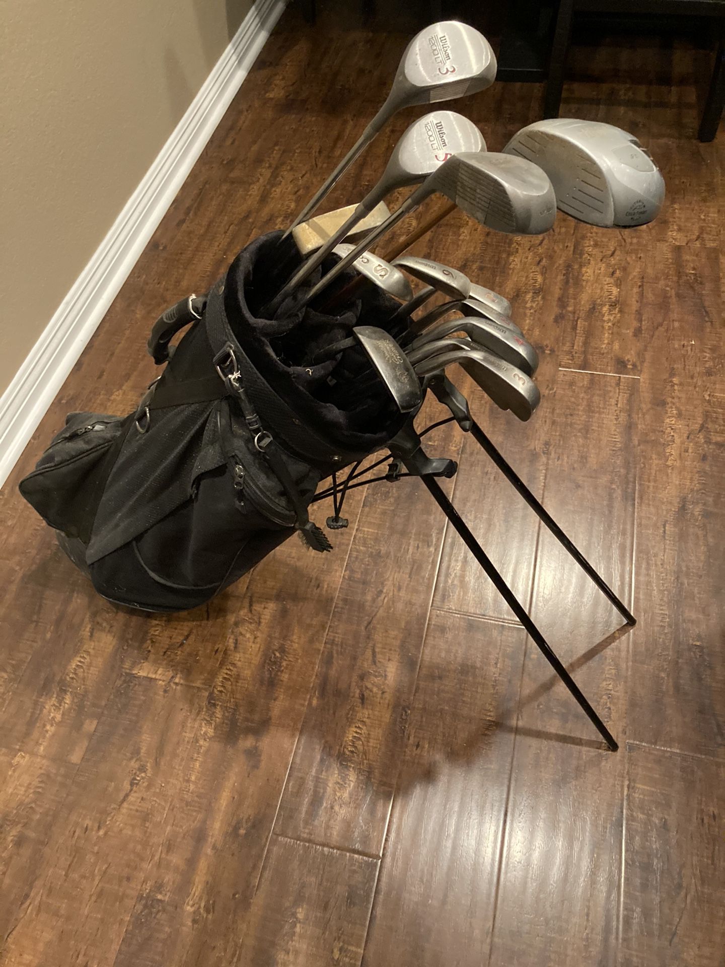 Wilson 1200LT golf club set and bag