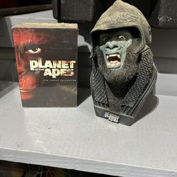 Planet Of The Apes Collectors Statue & DVD Set 