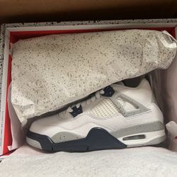 Jordan 4 MIDNIGHT NAVY Size 6.5Y
