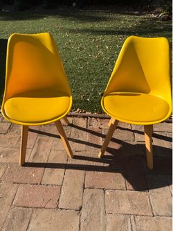 2 yellow chairs