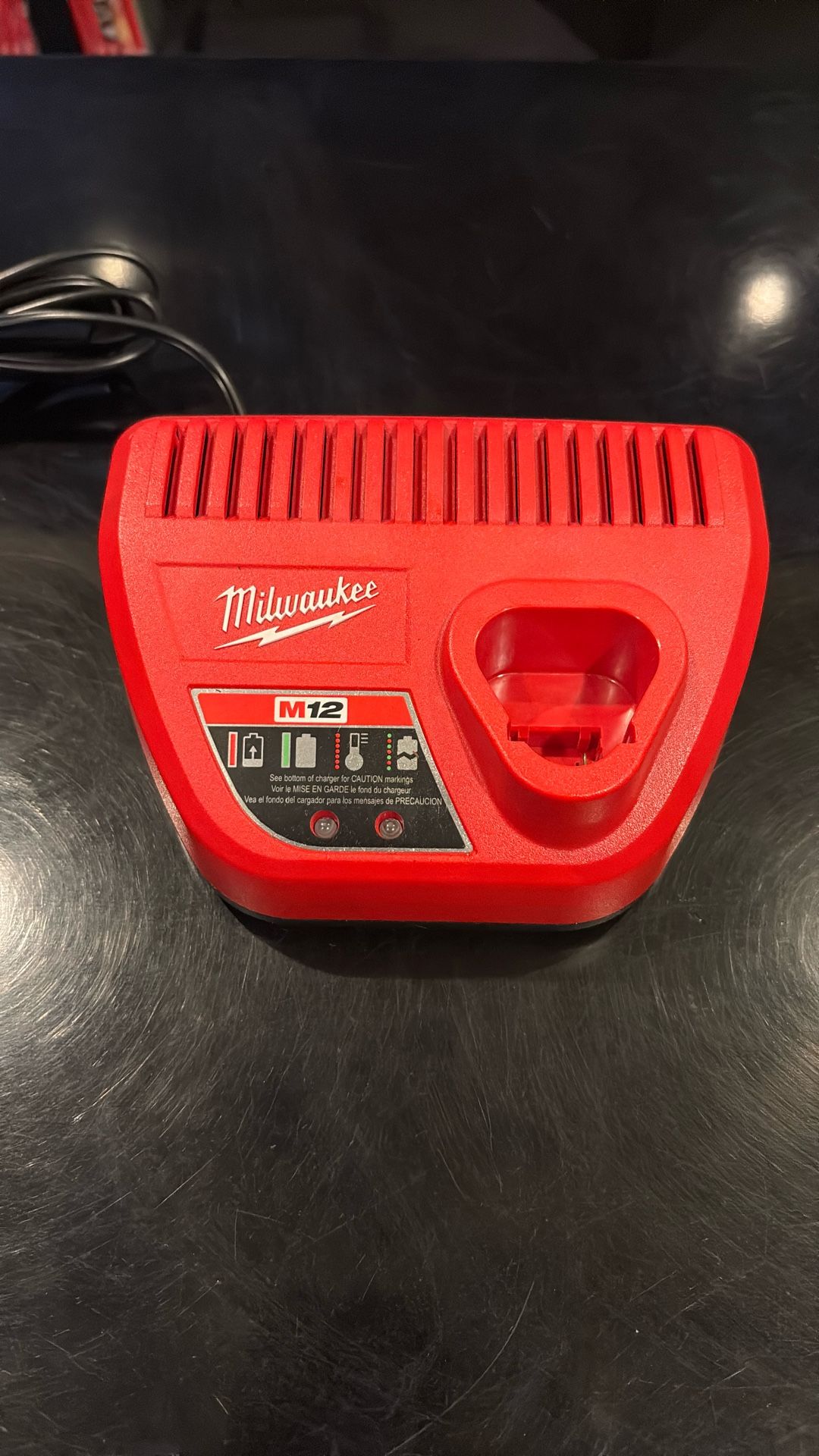 Milwaukee M12 Charger