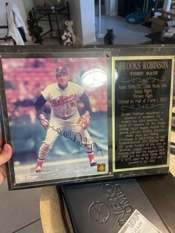 HOF Brooke Robinson Signed Plaque