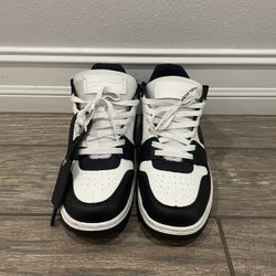 Brand new Off White sneakers Black and White size 10