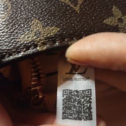 Loui Vuitton Lock Handbag Purse