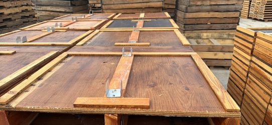 Migratory pallets