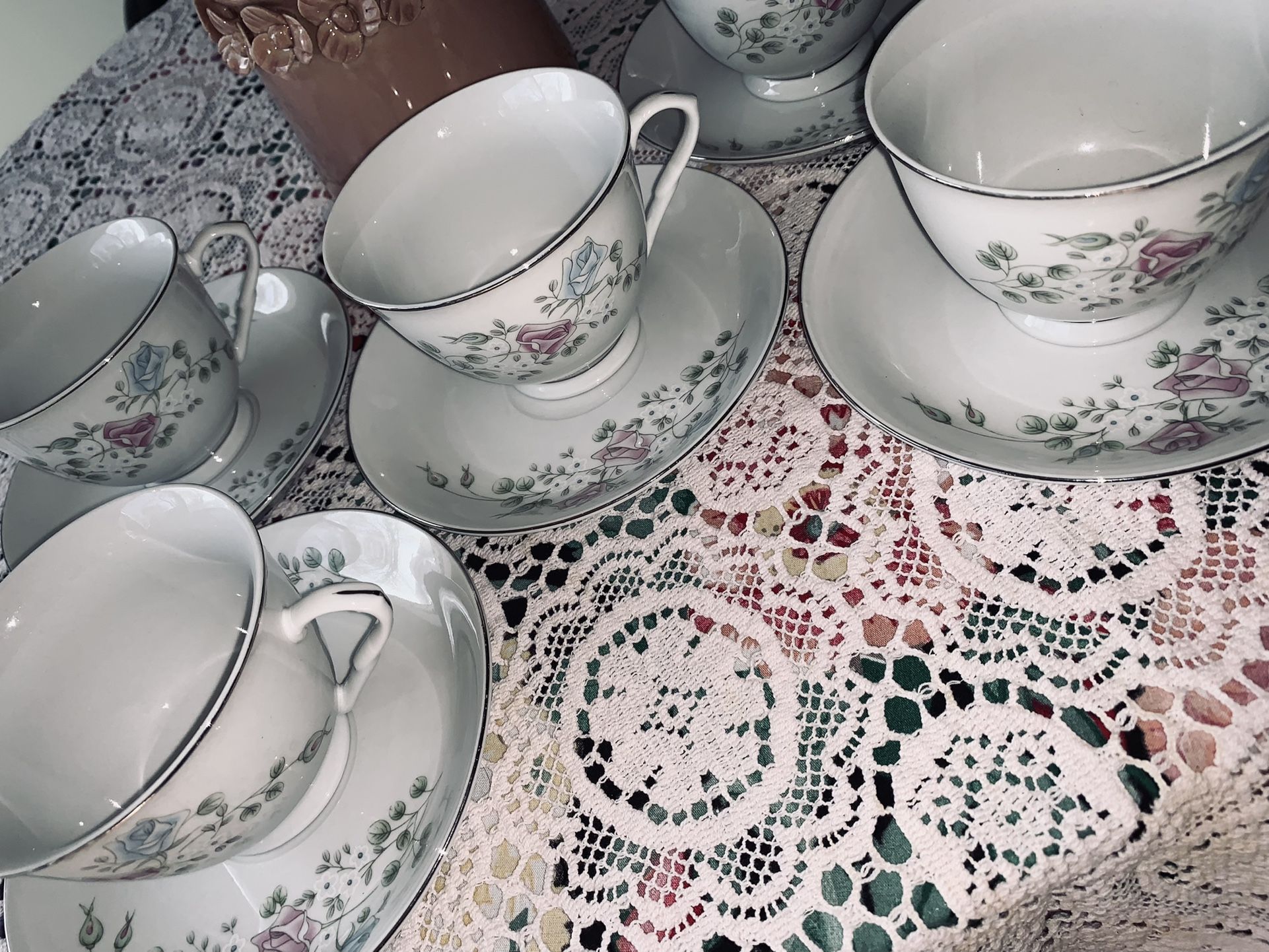 FINE BONE CHINA SET OF 5 CUP & SAUCERS by THE TUSCANY COLLECTION - PATTERN ROSES w/ PLATINUM BORDERS & ACCENTS