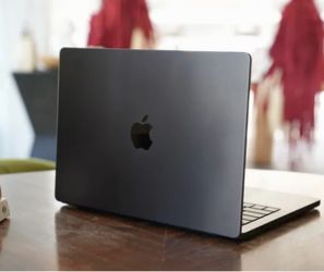 MacBook Pro 14-inch — M4 / 24GB RAM / 1TB SSD
