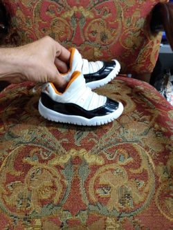 Kids toddler Jordans Size 8