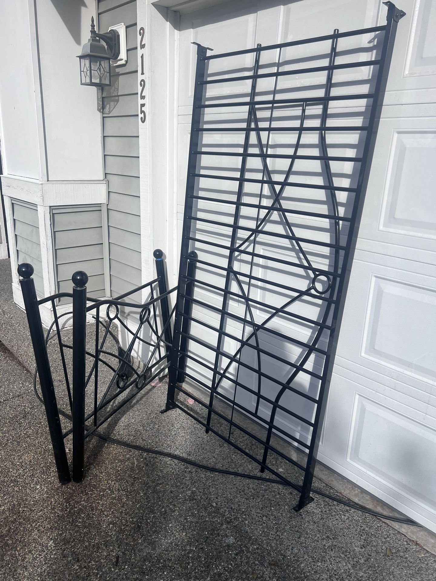 Free Daybed Frame Barely Used (twin)