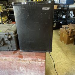 Magic Chef Mini Fridge