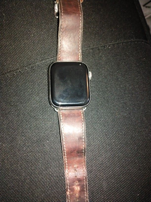 Apple Watch Series 4 (HÉRMÉS)-$450 OBO