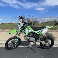 New 125cc  Dirt Bike 4 Speed X19 On Sale At Turbopowersports 
