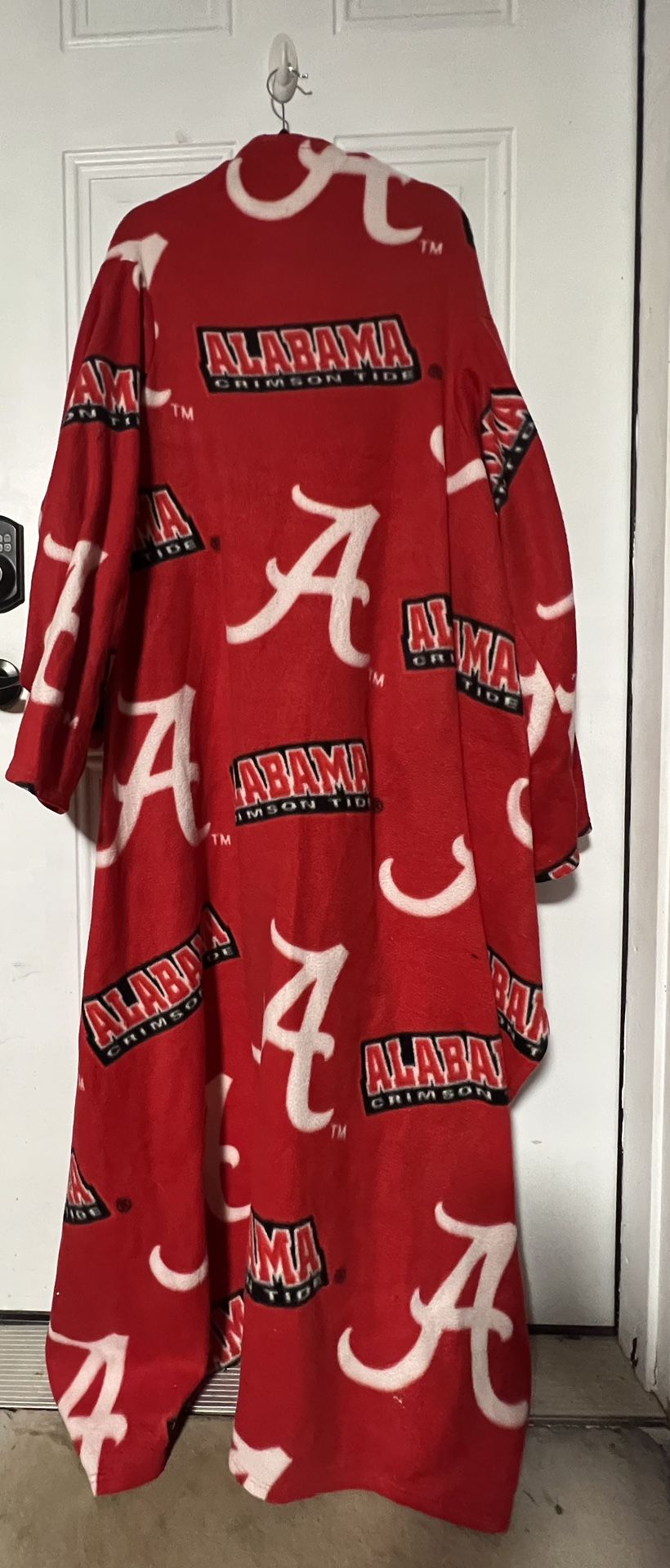 ALABAMA CRIMSON TIDE SNUGGLY WEARABLE BLANKET