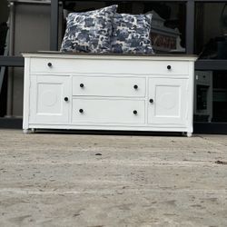 White Bench, Buffet, Sideboard Or Credenza