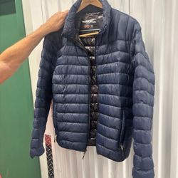 Hawke and Company sport, puffy jacket size medium navy blue… $30