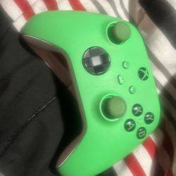 Green Xbox Controller (No Back piece) 