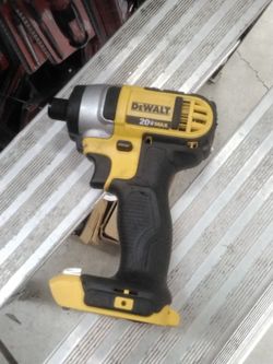 DEWALT 20V MAX CORDLESS 1/4 IMPACT DRIVER