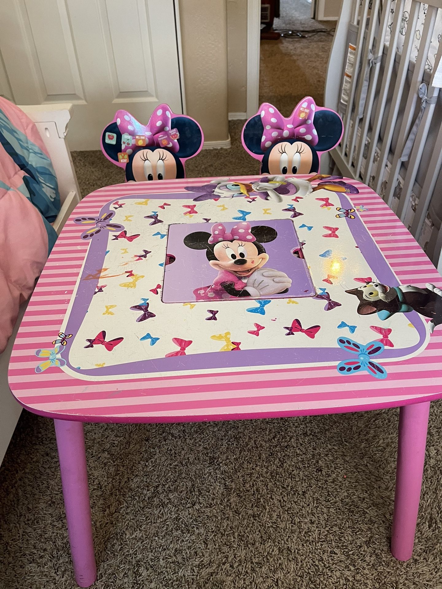 Minnie Mouse Table