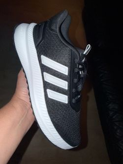 Very nice women’s adidas’s shoes new in box only $40