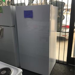  Upright freezer 15.4 Cubic Feet 