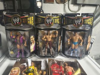 5 WWE Classic Superstars Action Figures