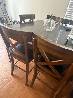 Table 6 chairs