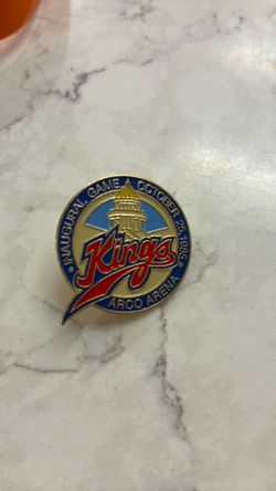 Sacramento Kings pin Inaugural game
