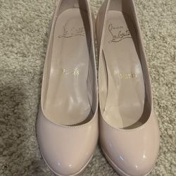 Shoes 👠  Loubutton Shoes 