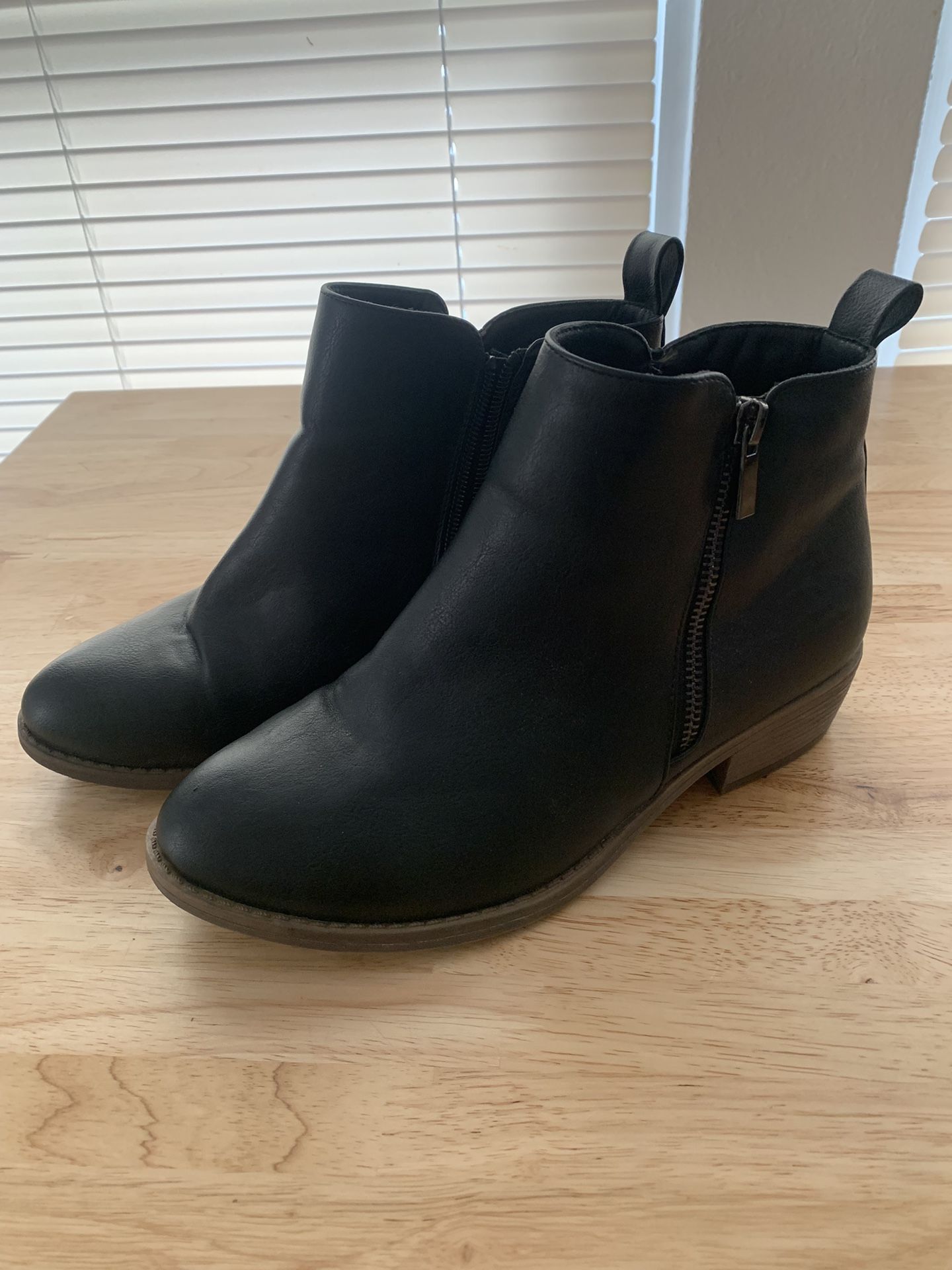 Boots Women’s Size 7.5