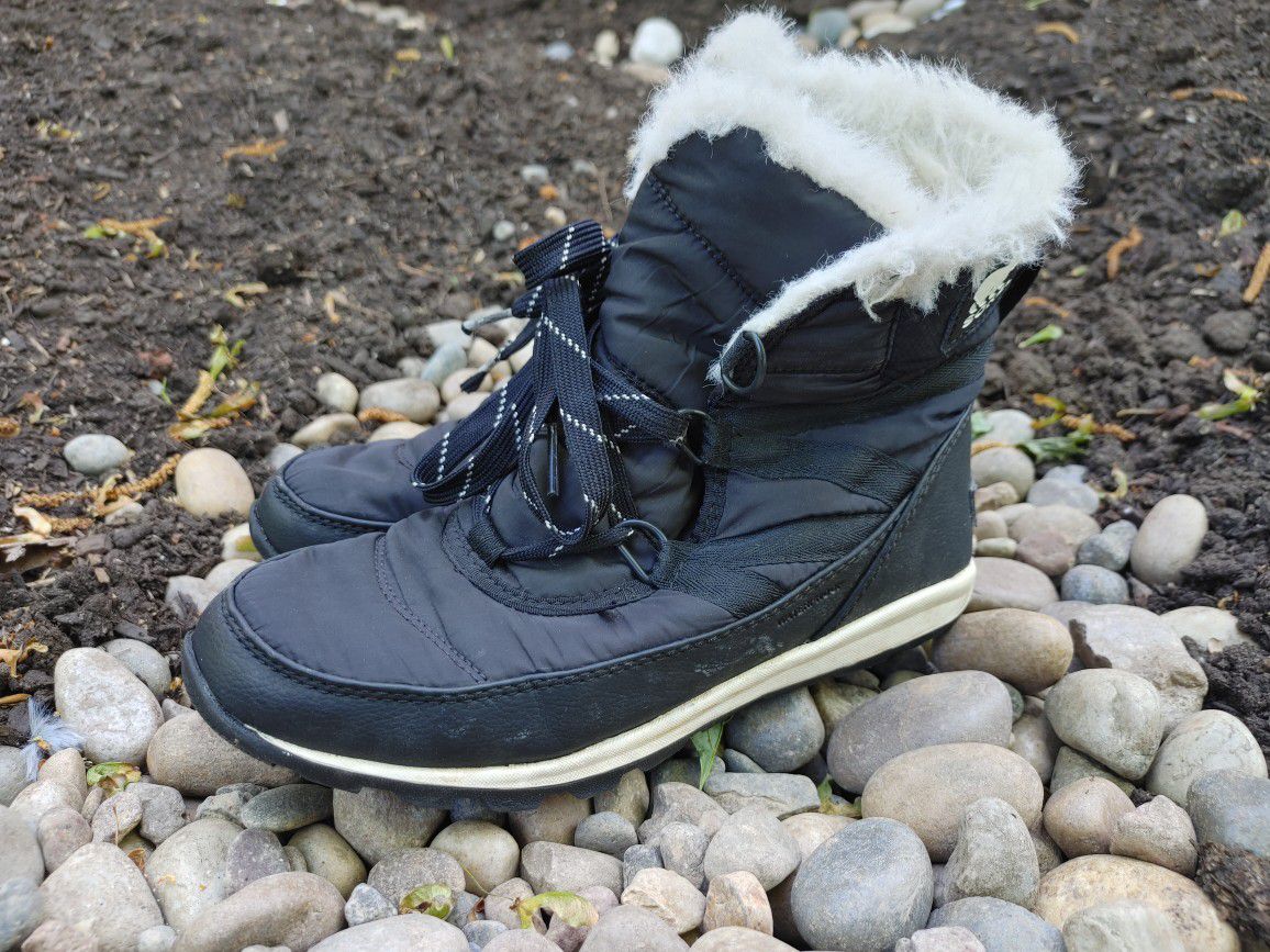 Black Sorel Fur Lined Womans Boots size 6.5