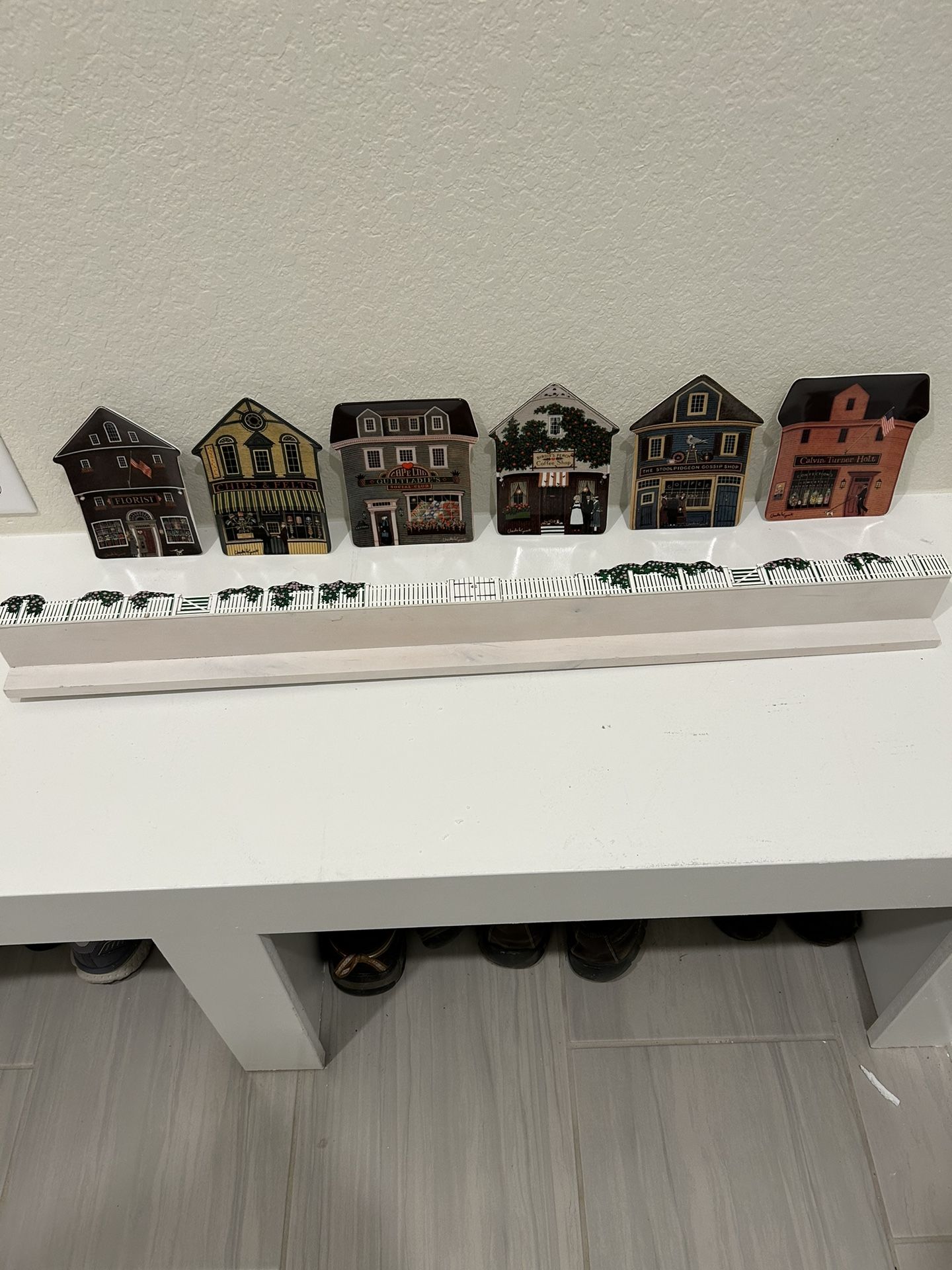 Collectible Charles Wysocki Folktown limited edition vintage plate