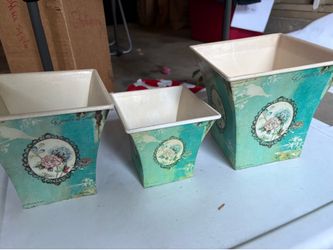 3 pc Vintage Planters