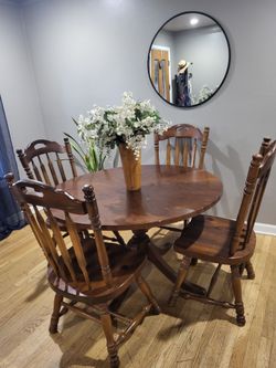 Table With 4 Chairs
