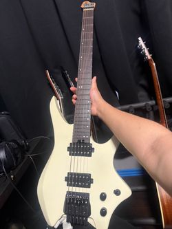 TRADE- Hils 6 String Headless guitar MINT