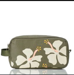 aloha collection dopp bag
