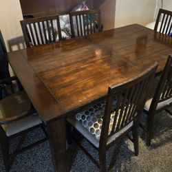 Wood Table And Chairs 