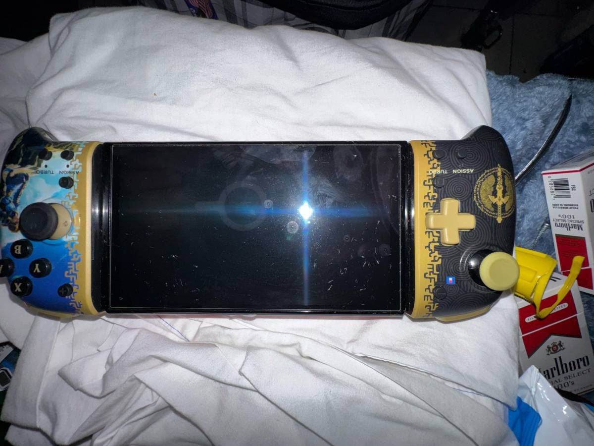 Nintendo Switch Like New OLED 128gb W/Zelda Edition