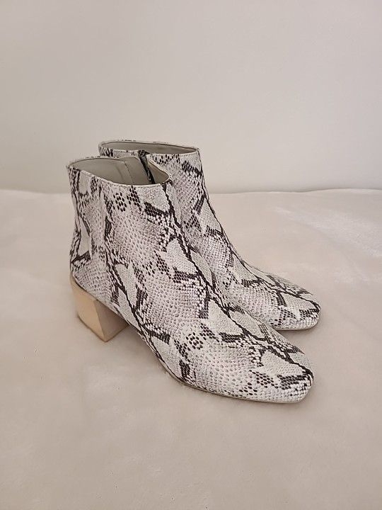 Imagine Vince Camuto Quiana Leather Bootie Snake Print Size 8M