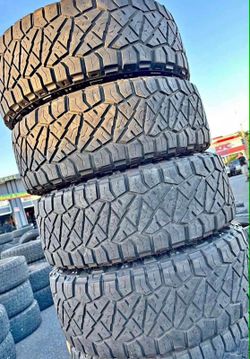 35X12.50/20 nitto Selling a set of 4 tires in excellent condition 🫡