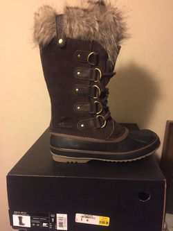 Sorel women boots brand new sizes 7 and 9
