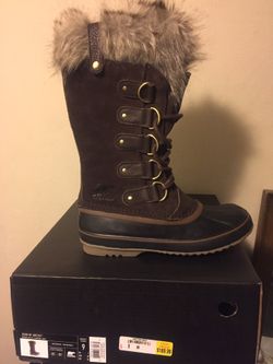 Sorel women boots brand new sizes 7 and 9