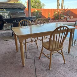 Solid Wood Dinning Table