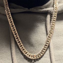Gold 14k Dipped Stainless Steal Cuban Heavy Duty Non Fading Chain. 