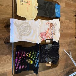 Juniors T-shirts