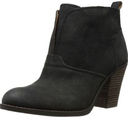 NIB Black Lucky Brand Ehllen Leather Ankle Booties, Size 6