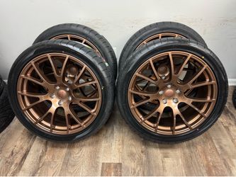 NEW 22x9.5 bronze srt wheels wrapped in atturo az850 305/35r22 tires